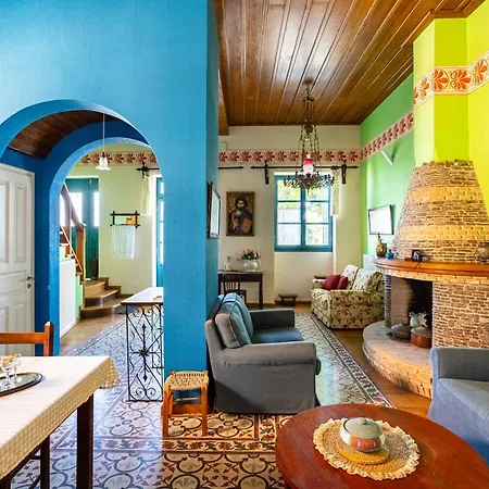 Holiday home Beachfront Serenity - Petalidi's Moorea Gem *